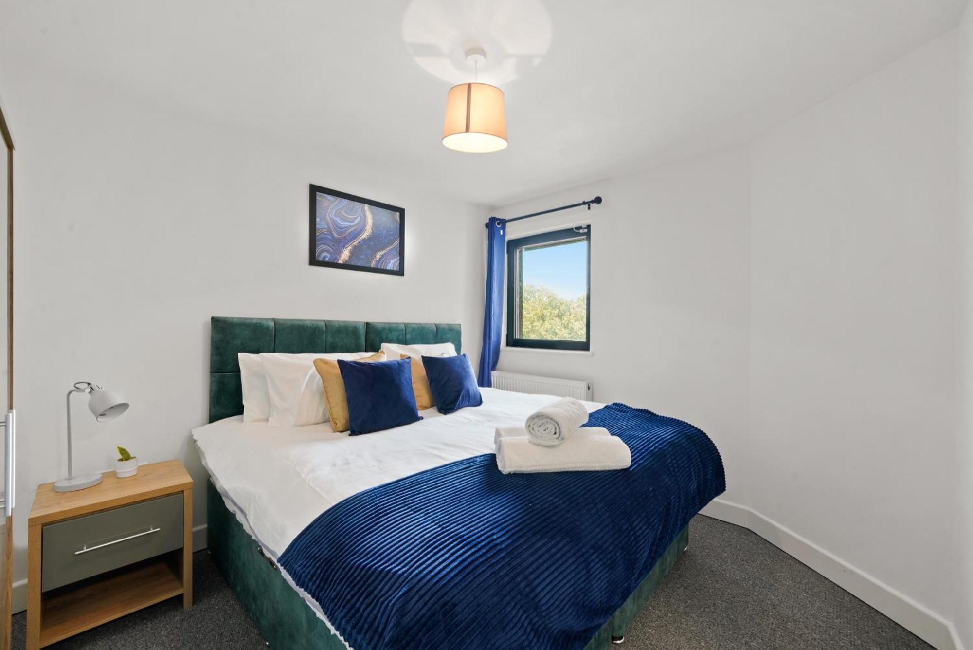 One And Two Bed Apartments Slough Near Heathrow Colnbrook Exterior photo
