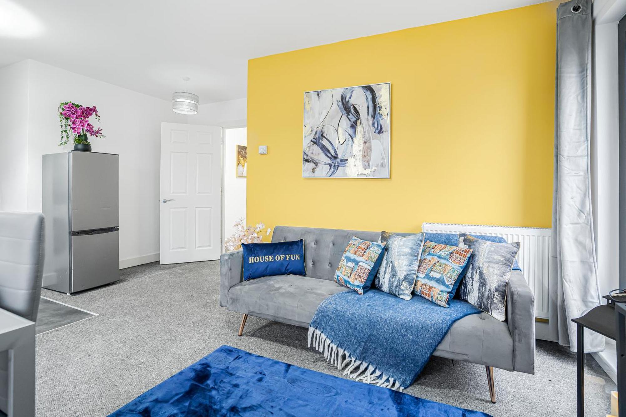 One And Two Bed Apartments Slough Near Heathrow Colnbrook Exterior photo